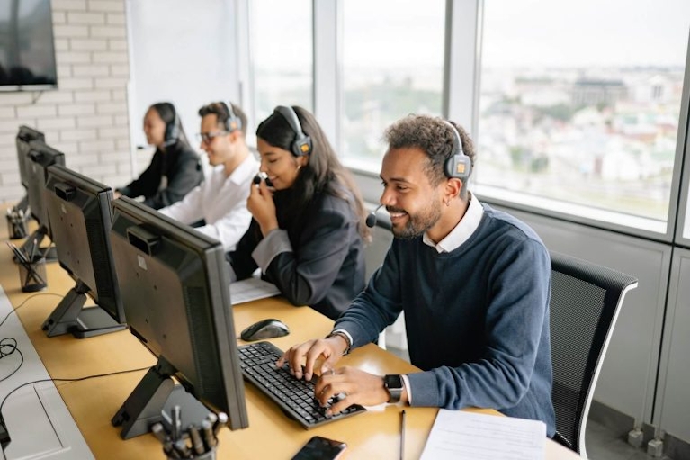 call center agents experiencing cloud contact center features